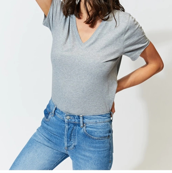 Threads 4 Thoughts Organic Cotton V Neck Tee in Light Grey Size Small - Picture 2 of 6